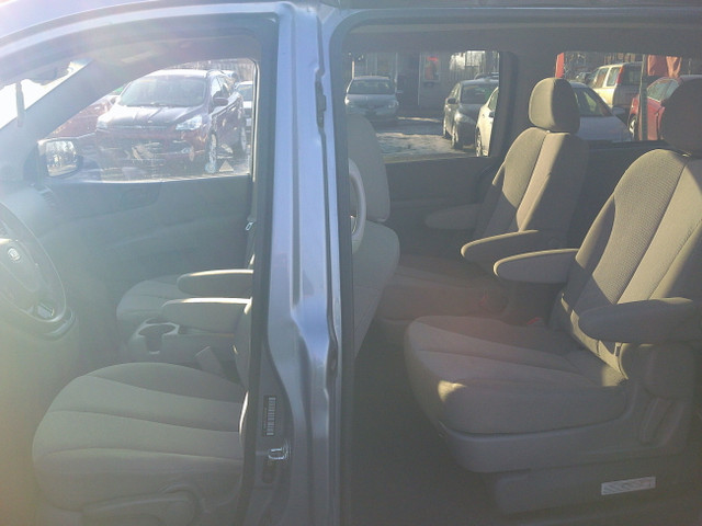 2012 Kia Sedona 7 Seater ! in Cars & Trucks in Ottawa - Image 4
