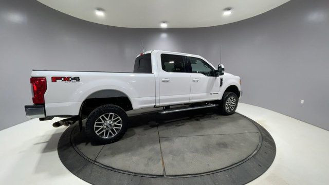 2017 Ford Super Duty F-350 SRW LARIAT - MOON ROOF in Cars & Trucks in Strathcona County - Image 3