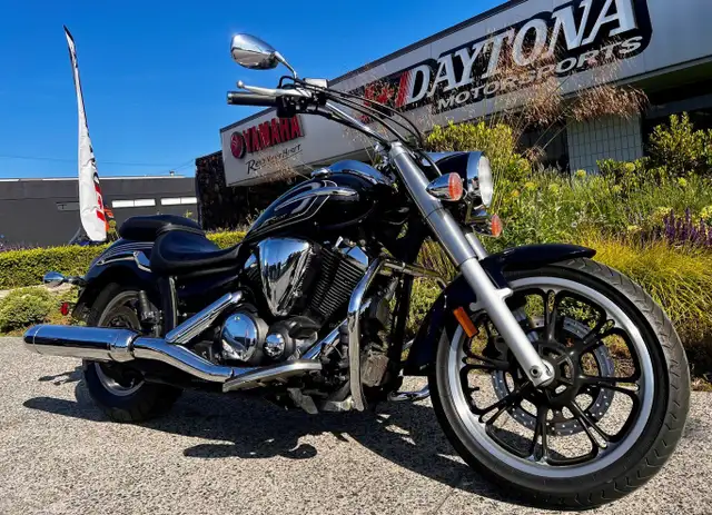 2015 V-Star 950 Black in Street, Cruisers & Choppers in Vancouver - Image 3
