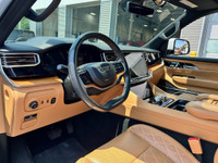 2022 Jeep Grand Wagoneer Series III Bright White Clearcoat 6.4L V8 8-Speed Automatic Call us at (905... (image 4)