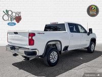 - ACCIDENT FREE - 6.6L V8 TURBO DIESEL - CLOTH SEATS - TRAILERING PACKAGE - APPLE CAR PLAY & ANDROID... (image 5)