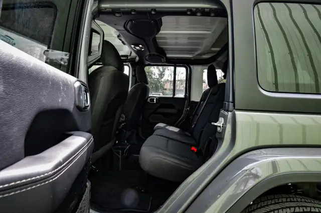 2021 Jeep Wrangler Sahara Unlimited • SIDE STEPS • CP/AA• R-V CA in Cars & Trucks in Ottawa - Image 31