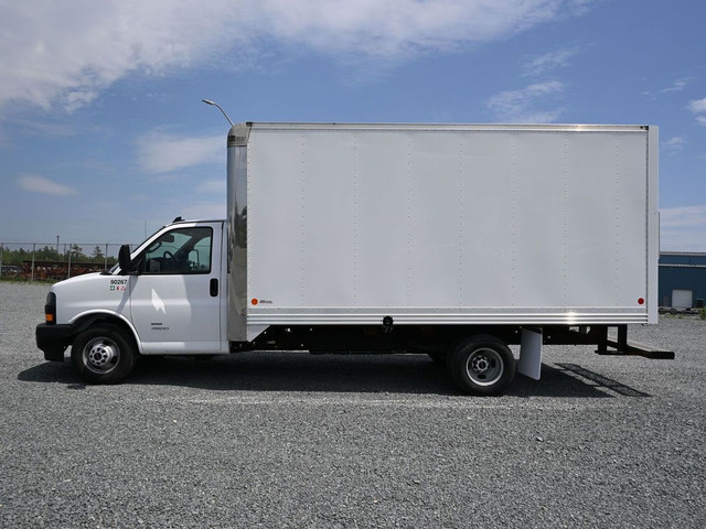2023 GMC Savana Commercial Cutaway 4500 series in Cars & Trucks in City of Halifax - Image 4