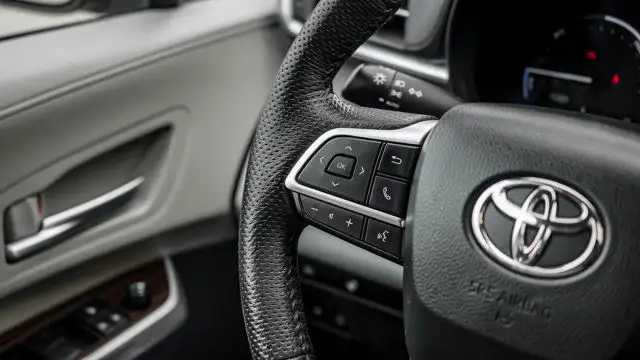 2023 Toyota Sienna XLE8-PASS | Leather | Sunroof | Heated Seats dans Autos et camions dans Guelph - Image 19