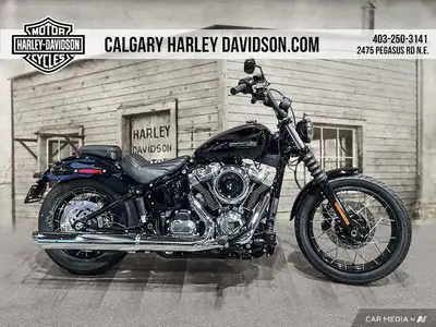 Born to be yours. The Street Bob is a lean, mean bobber with mini-ape handlebars, mid-mounted foot c...