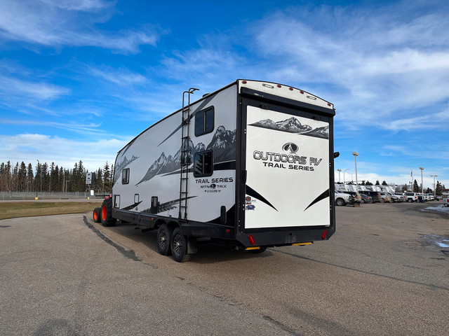 2023 Outdoors RV Trail Series 24TRX Toy Hauler Gen Sleeps 4-5  in Travel Trailers & Campers in Red Deer - Image 4