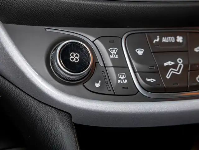 2018 Chevrolet Volt LT *CUIR* SIEGES CHAUFF *CARPLAY GR CONFIANC in Cars & Trucks in Laurentides - Image 23