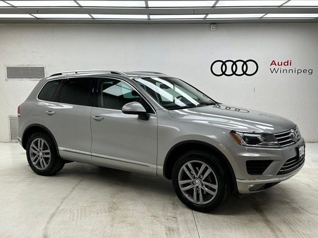 2016 Volkswagen Touareg Highline | Leather | Sunroof in Cars & Trucks in Winnipeg
