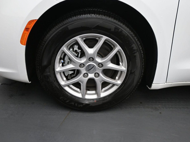 2024 Chrysler Pacifica Commercial Upfit in Cars & Trucks in City of Halifax - Image 4