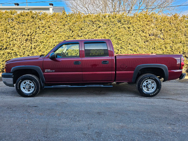 2005 Chevrolet Silverado 2500HD in Cars & Trucks in Longueuil / South Shore - Image 2