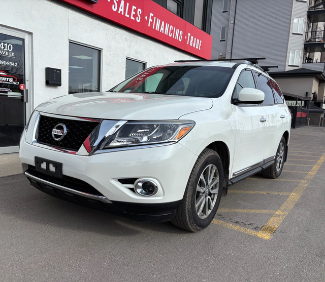 2016 Nissan Pathfinder 4WD 4dr SL in Cars & Trucks in Calgary - Image 2