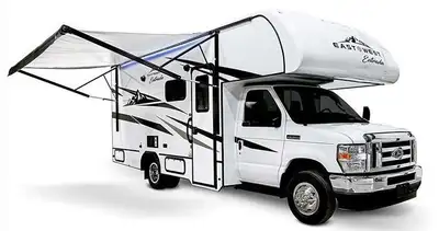 EAST TO WEST Entrada Class C gas motorhome 2200S highlights: 60in.in. x 80in.in. Bunk Over Cab Queen...