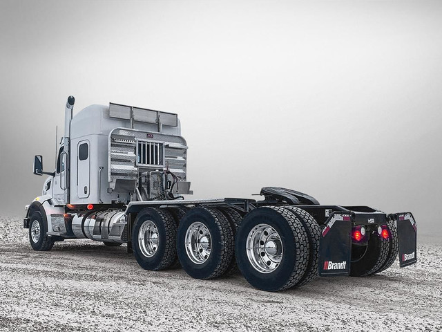 2024 PETERBILT 567 - Truck Tractor in Heavy Trucks in Edmonton - Image 4