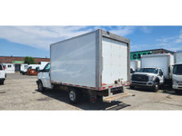 CERTIFIED AT NO ADDITIONAL COST! 2020 GMC Savana/Chevrolet Express G3500 12Ft Box Van. Single Rear W... (image 5)