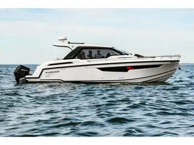 Propulseur d'étrave, Air conditionné, Système shorepower, Réfrigérateur, Trim Tab, Eau chaude, Guind...