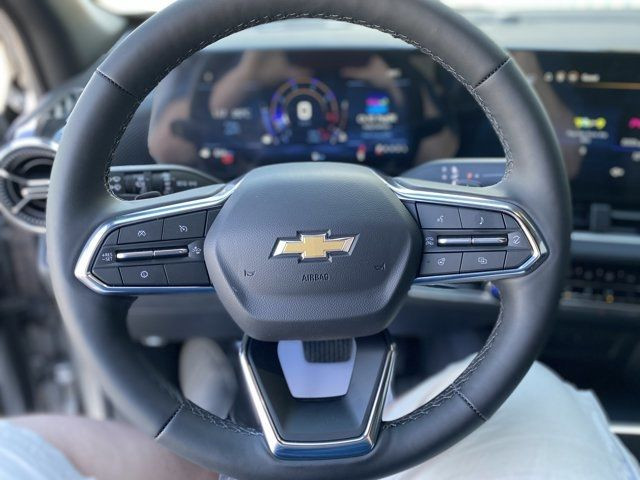 2025 Chevrolet Equinox FWD LT in Cars & Trucks in Red Deer - Image 4