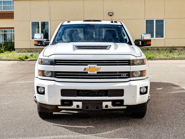 2019 Chevrolet Silverado 3500HD LTZ Diesel 6.6L in Cars & Trucks in Strathcona County - Image 3