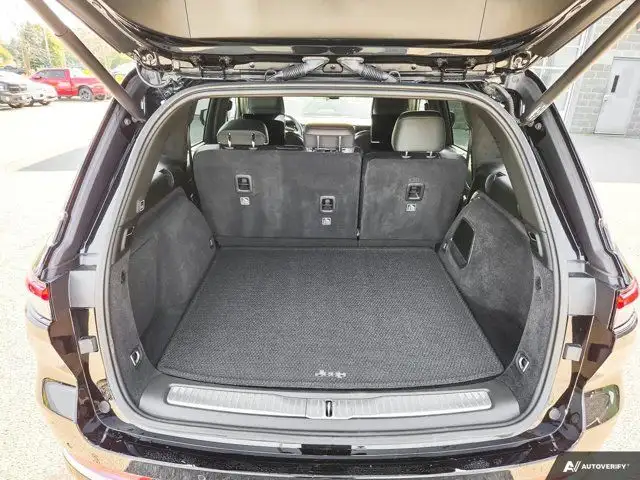 2022 Jeep Grand Cherokee 4xe Summit Reserve | Demo | Leather in Cars & Trucks in Guelph - Image 21