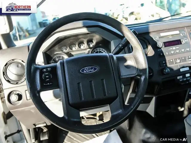 2012 Ford F-350 Chassis XL REGULAR CAB POWER STROKE DIESEL BU... dans Autos et camions dans Ville d’Edmonton - Image 18