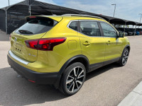 2019 NISSAN QASHQAI SL AWD | HEATED SEATS AND STEERING | 360 CAMERA | NAVIGATION Remote keyless entr... (image 6)