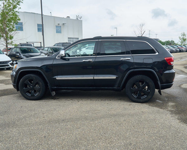 2013 Jeep Grand Cherokee Limited | 4wd | Blindspot Monitor in Cars & Trucks in Edmonton - Image 2