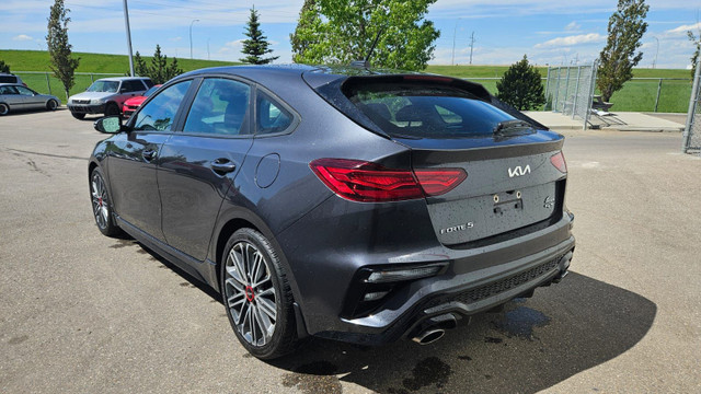 2023 Kia FORTE 5 GT Limited Heated Seats/Steering, Moonroof in Cars & Trucks in Calgary - Image 3