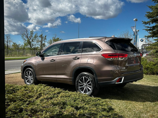 2017 Toyota Highlander Hybrid XLE in Cars & Trucks in Calgary - Image 4