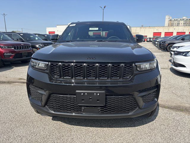 2025 Jeep Grand Cherokee Altitude in Cars & Trucks in Mississauga / Peel Region - Image 2