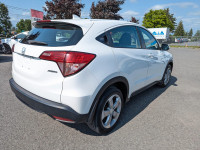 LOW KMS! HR-V AWD, FULLY LOADED, BACKUP CAMERA, POWER WINDOWS, LOCKS, A/C, TILT, CRUISE, ALLOY WHEEL... (image 6)