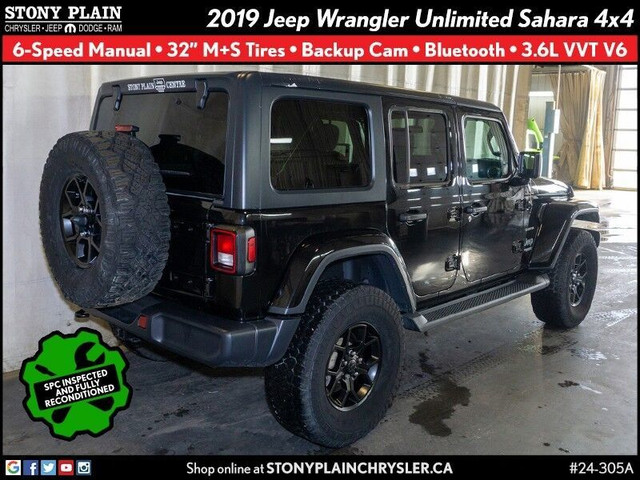  2019 Jeep Wrangler Unltd Sahara - Manual, 32" Tires, 3.6L V6 in Cars & Trucks in St. Albert - Image 4