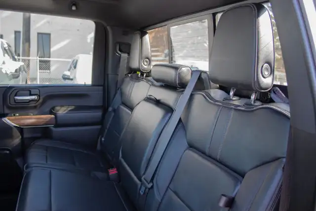 2023 Chevrolet Silverado 3500 4WD Crew CAB Dually * GM CERTIFIED dans Autos et camions dans Ville d’Edmonton - Image 18