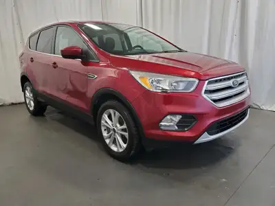 -AWD -Fog Lights -Mag Wheels -Power Seats -Bluetooth -Cruise Control -Traction Control -Automatic St...