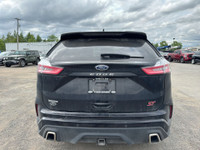 Decouvrez le parfait equilibre entre performance sportive et confort haut de gamme avec ce Ford Edge... (image 5)
