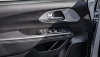 *18 inch Aluminum Wheels, Black Seats, Heated Seats, Heated Steering Wheel, 3.6L Pentastar VVT V6 wi... (image 7)