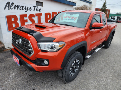 2017 Toyota Tacoma SR5 COME EXPERIENCE THE DAVEY DIFFERENCE