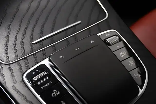 2022 Mercedes-Benz GLC43 AMG 4MATIC SUV Ensemble haut de gamme,  in Cars & Trucks in Laval / North Shore - Image 20