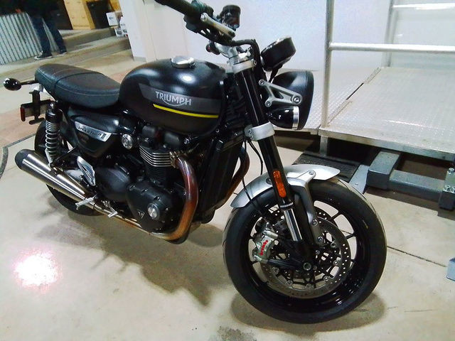 2022 Triumph Speed Twin Matt Storm Grey 1200 ABS in Street, Cruisers & Choppers in City of Halifax - Image 2