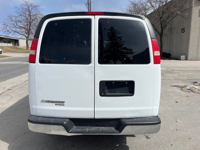 2012 Chevrolet Express Passenger 3500 LT  **12 PASSENGER-SLIDING in Cars & Trucks in City of Toronto - Image 4