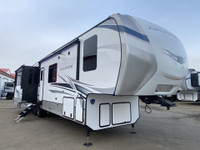 2023 Avalanche 372MB LUXURY MID-BUNK MODEL, SPACIOUS CLEARANCE