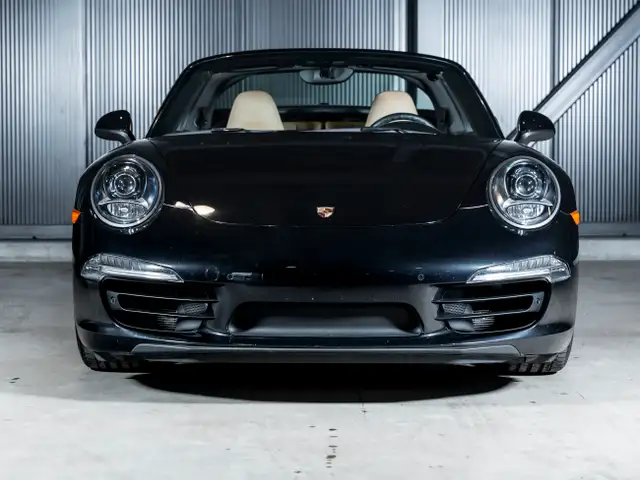 2015 Porsche 911 2015 911 Targa 4S - Certifié Porsche Approved in Cars & Trucks in Québec City - Image 12
