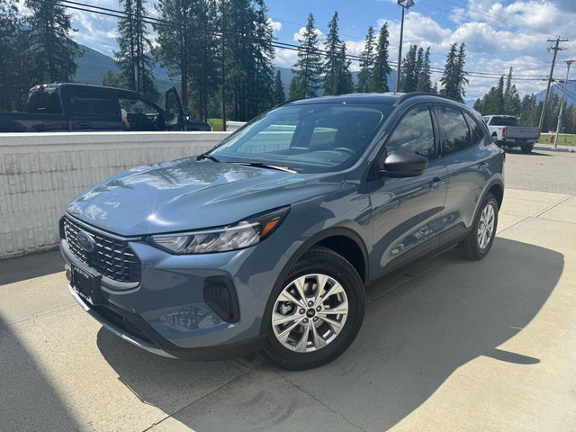 2025 Ford Escape Active EMPLOYEE PRICING ON NOW! AWD, 1.5L Eco,  in Cars & Trucks in Cranbrook - Image 2