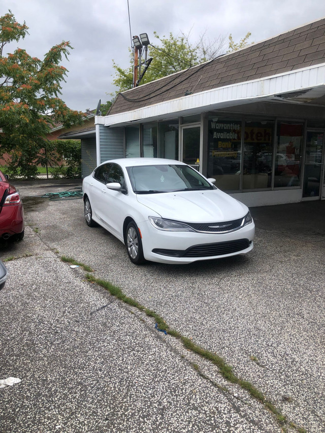 2015 Chrysler 200 LX in Cars & Trucks in Windsor Region - Image 2