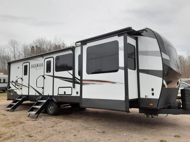  2022 Rockwood Signature 8324SB in Travel Trailers & Campers in Annapolis Valley - Image 2