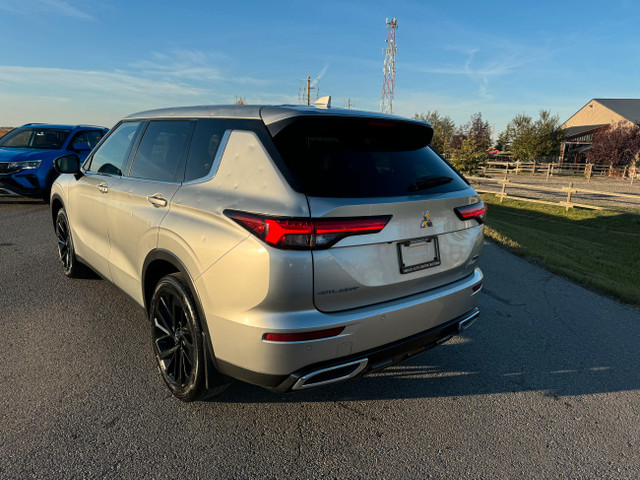 2023 Mitsubishi Outlander SE AWD Hail Damage in Cars & Trucks in Calgary - Image 2