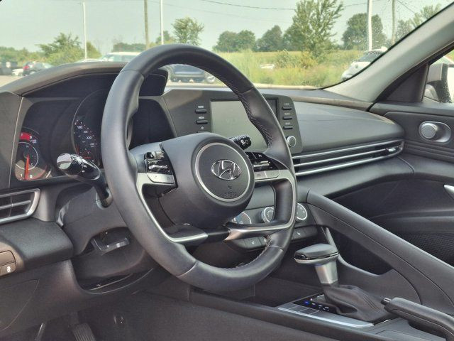 2023 Hyundai Elantra Preferred | Apple CarPlay | Android Auto in Cars & Trucks in Guelph - Image 2