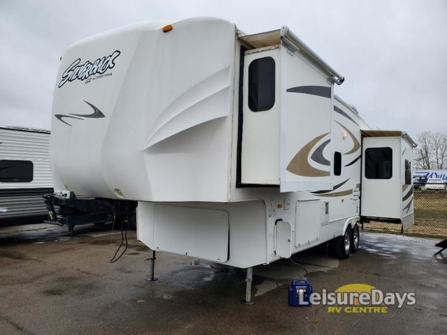 2010 Forest River RV Cedar Creek Silverback 29RE in Travel Trailers & Campers in Ottawa - Image 2