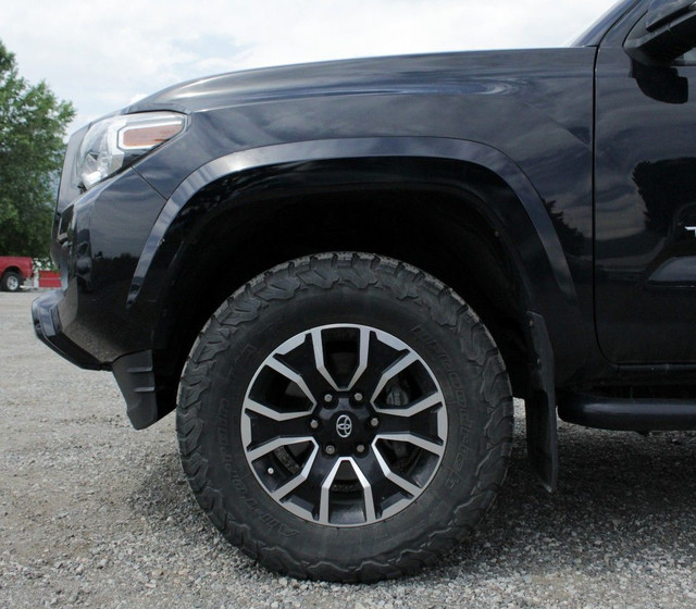 2020 Toyota Tacoma in Cars & Trucks in Penticton - Image 3