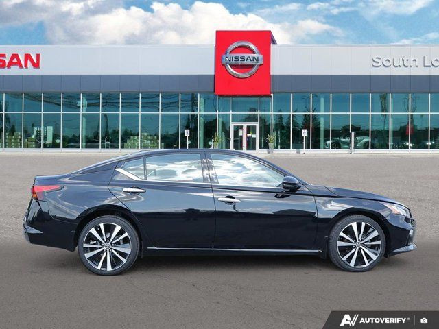 2022 Nissan Altima 2.5 Platinum in Cars & Trucks in London - Image 2