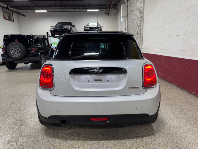 2016 MINI Cooper Hardtop 3 DOOR - 6 SPEED MANUAL - LED & XENON’s in Cars & Trucks in Mississauga / Peel Region - Image 4