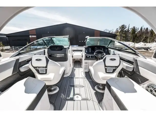 2025 Chaparral 267 SSX in Powerboats & Motorboats in Québec City - Image 21